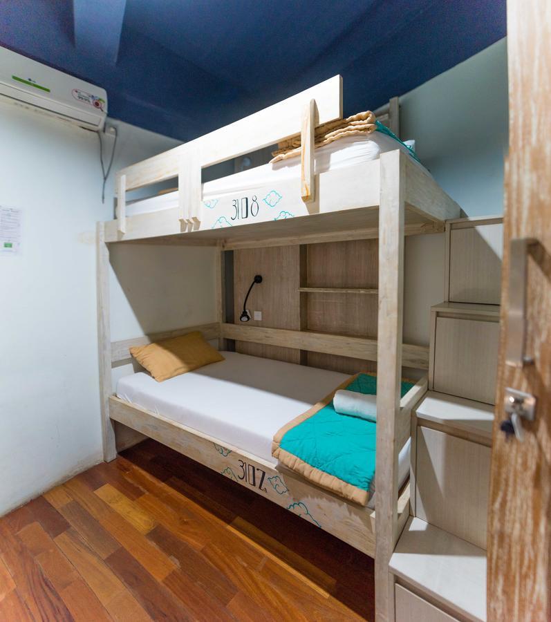 Nau Here Hostel Kuta  Bagian luar foto