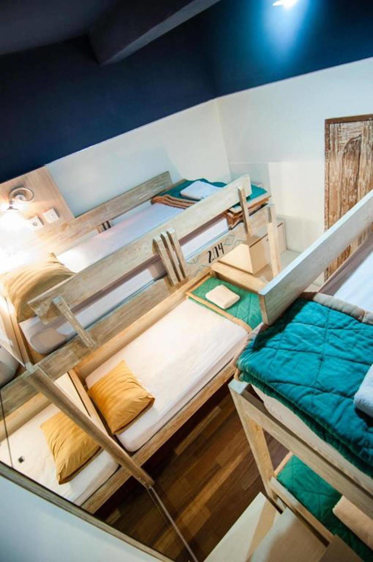 Nau Here Hostel Kuta  Bagian luar foto