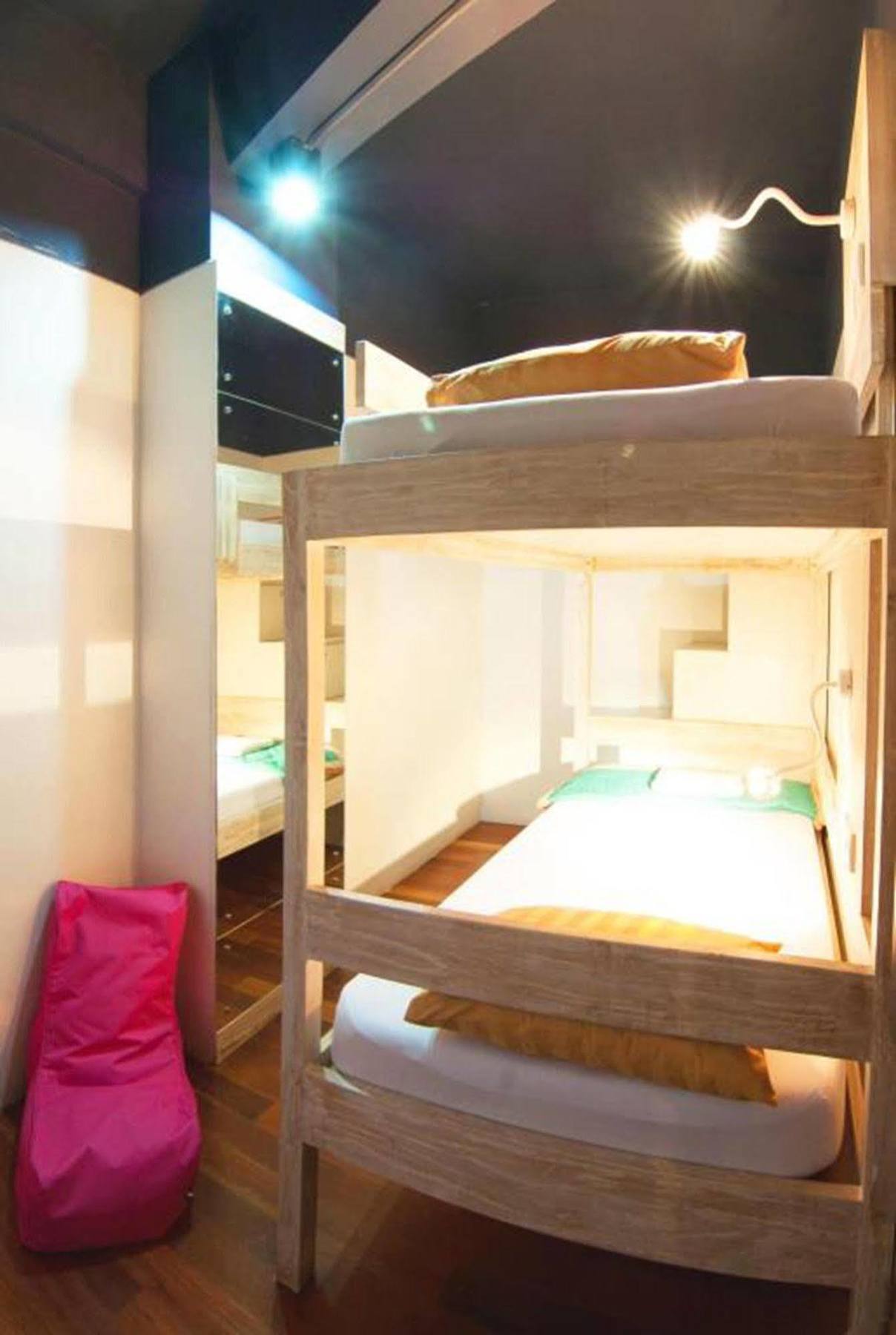 Nau Here Hostel Kuta  Bagian luar foto