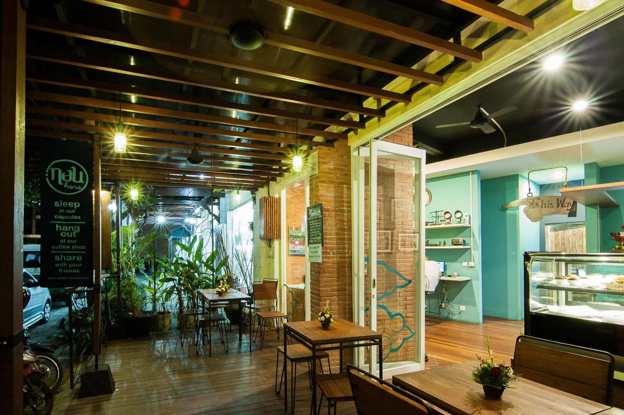 Nau Here Hostel Kuta  Bagian luar foto