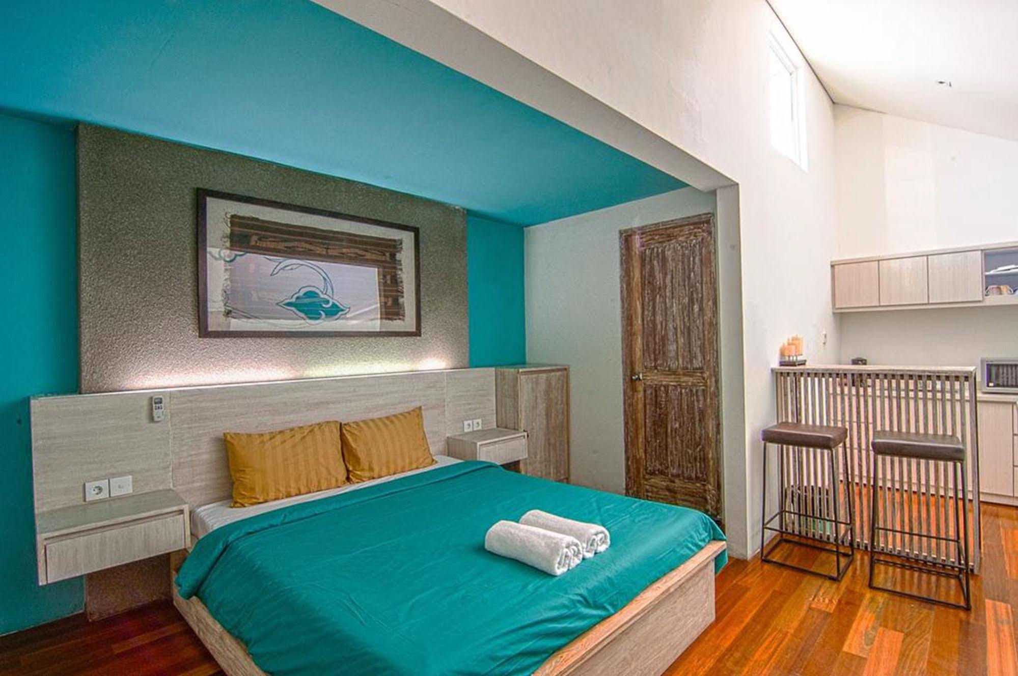 Nau Here Hostel Kuta  Bagian luar foto